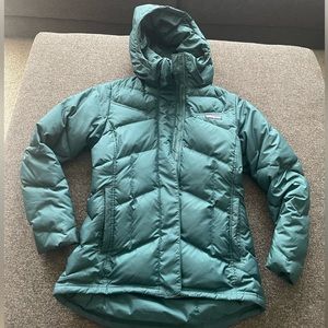 Patagonia Women’s Down With It Jacket. NWOT Size XS. Emerald green